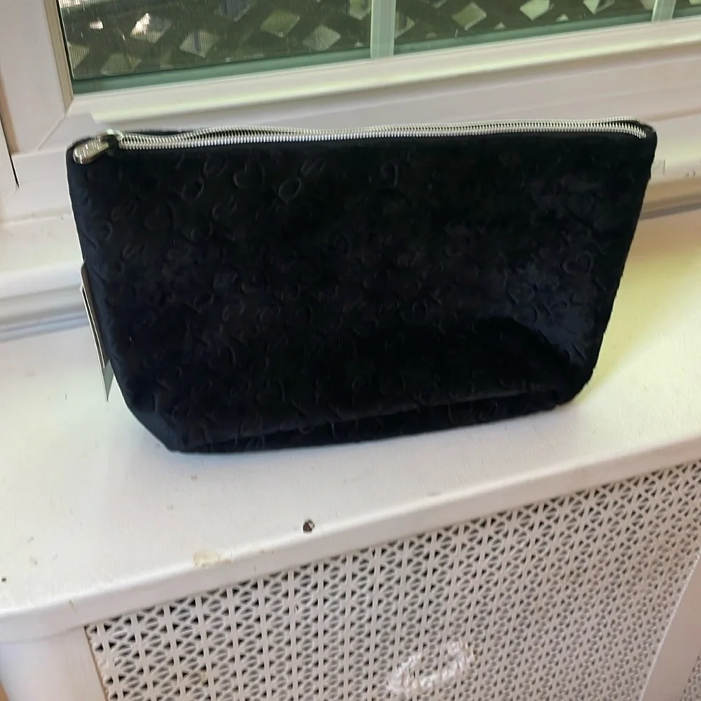 bebe chic black
